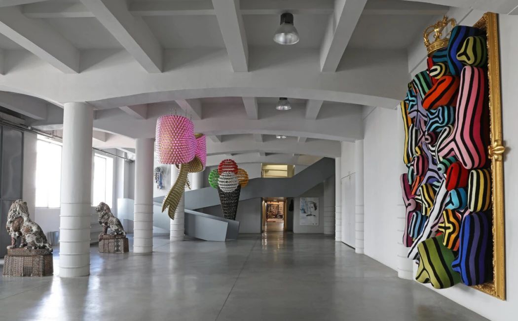 Guided Tour (EN) – Artist: Joana Vasconcelos