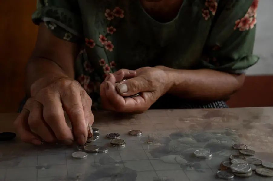 Laoniang: A Photographic Study of Ageing, Family and Independence
